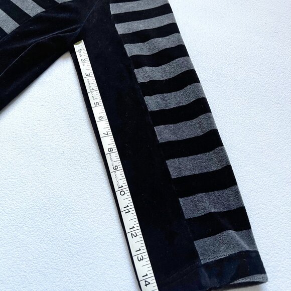 Jones New York Black and Gray Zipper Sweater - Medium - Picture 4 of 4